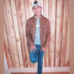 Meet your Posher, Ulises